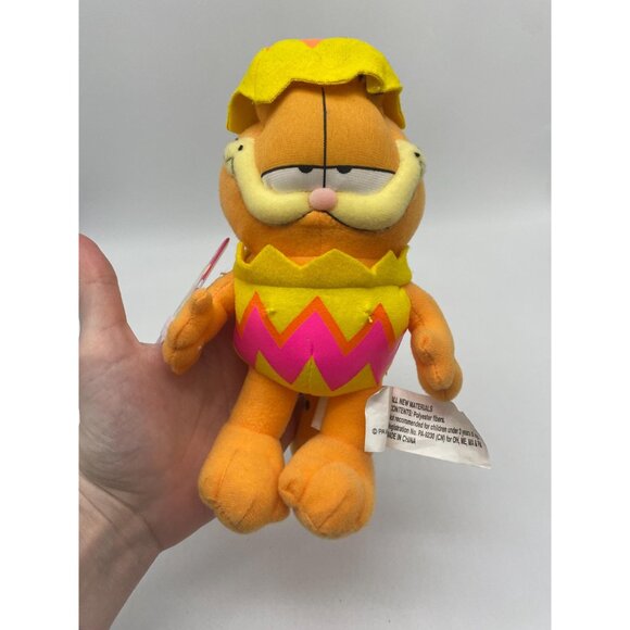 Small Easter Egg Garfield Plush With Suction Cup: Vintage Cartoon Cat - Picture 3 of 10